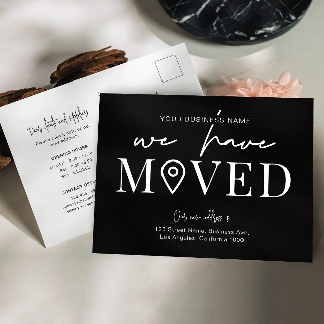 Carte Postale Nous avons déplacé la modification minimale de l'a (Minimalist black office change of address announcement postcards with your logo)