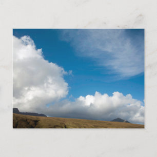 Carte Postale Nuage s'élevant au-dessus de la chaîne