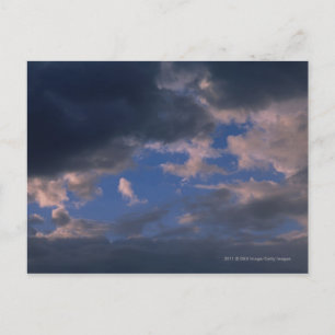 Carte Postale Nuages de tempête contre ciel bleu