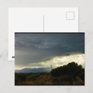 Carte Postale Nuages d'orage sur le sommet de la montagne