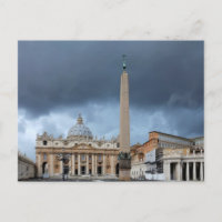 Nuages sombres au-dessus de la basilique Saint-Pie