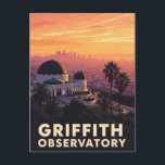 Carte Postale Observatoire Griffith vintage Los Angeles coucher<br><div class="desc">L'observatoire Griffith, perché haut sur les pentes du mont Hollywood dans le parc Griffith à Los Angeles, est l'un des monuments les plus appréciés de la ville. Inauguré en 1935, il a été construit avec la vision de rendre l'astronomie accessible au public et a depuis accueilli des millions de visiteurs...</div>