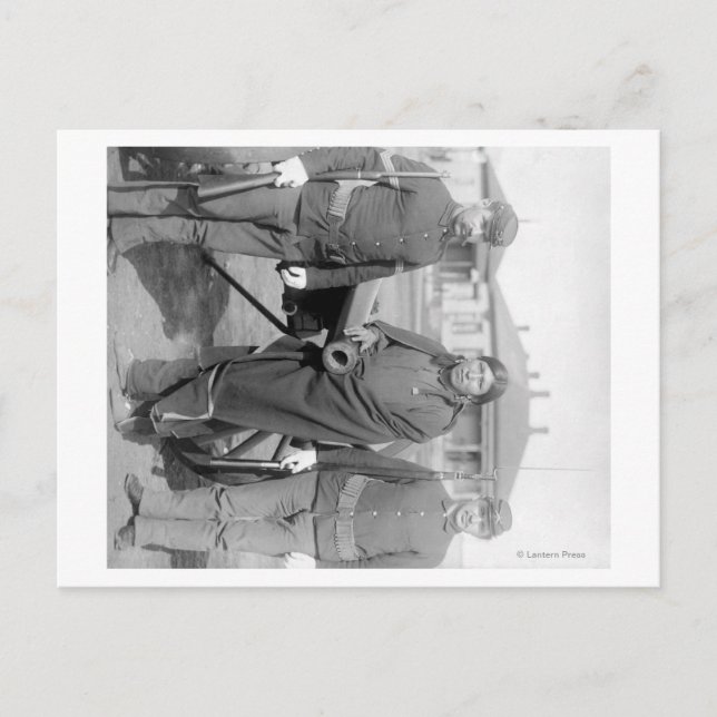 Carte Postale Oglala Indian Plenty Hors avec 2 soldats blancs (Devant)