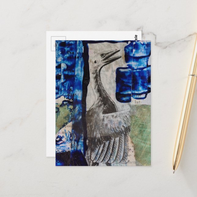 Carte Postale Oiseau Dino Peinture Bleue Collage Multimédia (Devant/Arrière en situation)