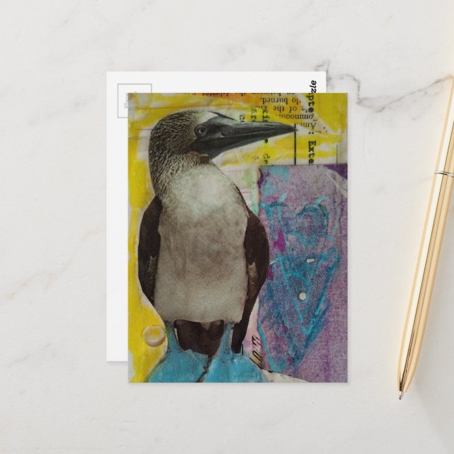 Carte Postale Oiseau sauvage aux pieds bleus collage multimédia (Devant/Arrière en situation)