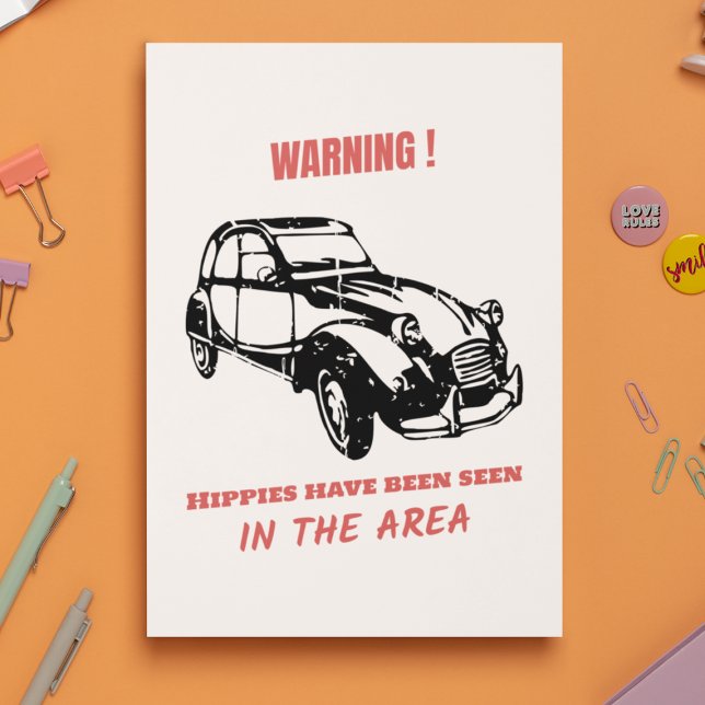 Carte Postale Oldtimer 2cv Canard Hippie (2CV Postcard in White with a Red Text and Black Deux Chevaux Illustration)