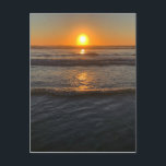 Carte Postale Orange Glow Waves California Coast Sunset<br><div class="desc">Bonjour ! J'espère que vous aimez cette photo que j'ai prise sur mes voyages ! N'hésitez pas à ajouter votre propre texte et à consulter mes boutiques pour plus de détails !</div>
