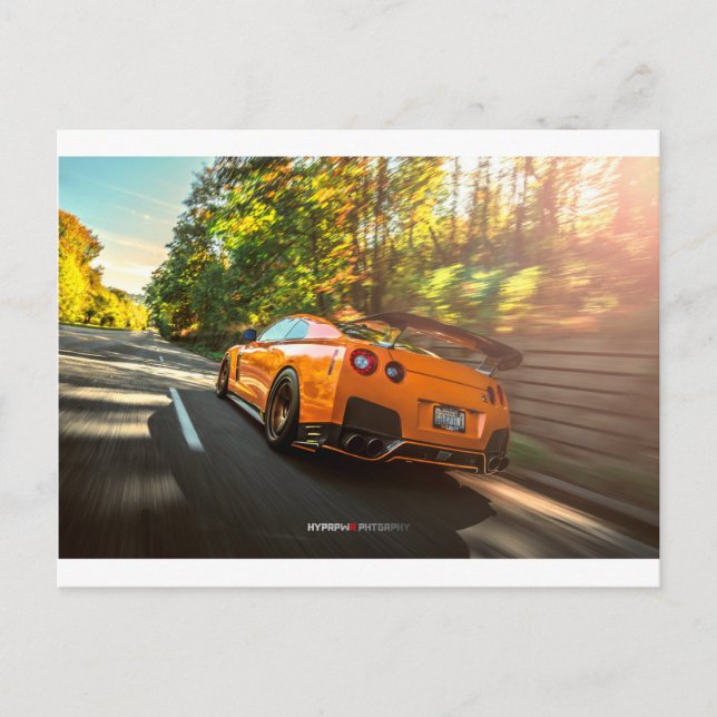 Carte Postale Orange Nissan GT-R Traverser les rues de Seattle (Devant)