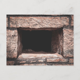 Carte Postale Ouverture de fenêtre en pierre dans un mur de gran