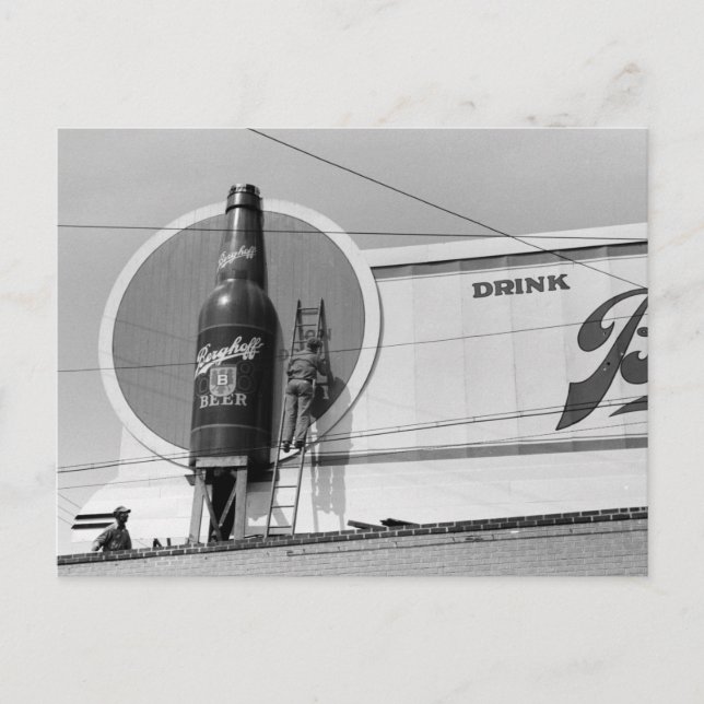 Carte Postale Panneau publicitaire de la bière, 1940 (Devant)