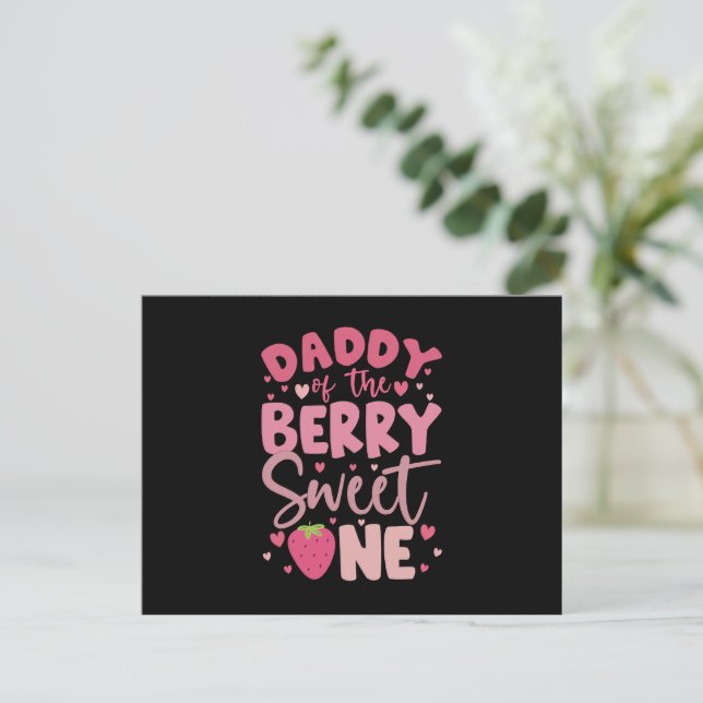 Carte Postale Papa Du Berry Sweet One Strawberry Anniversaire (Debout devant)