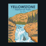 Carte Postale Parc national de Yellowstone Chutes Vintages<br><div class="desc">Design vectoriel de la forêt de Yellowstone. Le parc comprend des canyons spectaculaires,  des rivières alpines,  des forêts luxuriantes,  des sources chaudes et des geysers qui brassent,  dont son plus célèbre,  Old Faithful.</div>