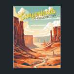 Carte Postale Parc national des Canyons Illustration Rétro<br><div class="desc">Canyonlands conception d'art vectoriel. Le parc est connu pour ses paysages désertiques spectaculaires sculptés par le fleuve Colorado. Island in the Sky est une immense mesa au sommet plat avec vue panoramique.</div>