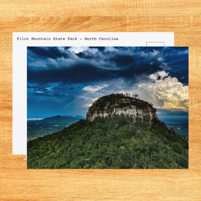 Carte Postale Parc national Pilot Mountain NC | après la tempête (Send a postcard of Pilot Mountain after a storm.)