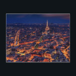Carte Postale Paris vue panoramique de nuit avec le mignon tour<br><div class="desc">Toute la rue parisienne traverse la nuit par carte postale,  avec surprise,  mignonne fille éléments Tour Eiffel pour le côté arrière.</div>