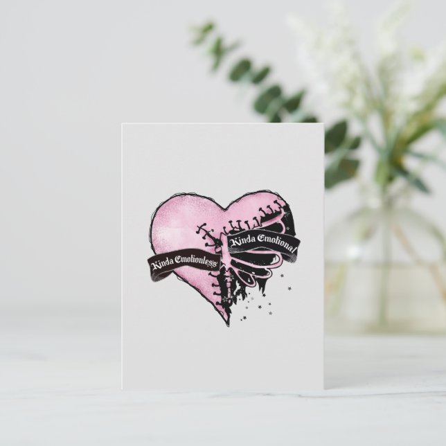 Carte Postale Pastel Goth Heart | Émotionnel et sans émotion (Debout devant)