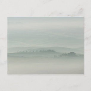 Carte Postale Pastel matin dans la brouillard toscane