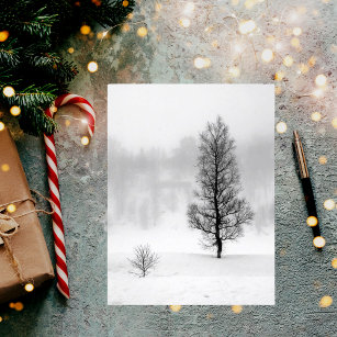 Carte Postale Paysage hivernal avec arbre dans le brouillard