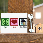 Carte Postale Peace Love Immobilier<br><div class="desc">Joli cadeau immobilier pour un immobilier,  une société de titre,  un courtier en hypothèques,  un agent de prêt ou même un nouveau propriétaire. Un signe de paix,  un coeur et une maison.</div>
