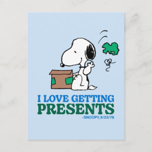 Carte Postale Peanuts   Snoopy J'adore Recevoir des Cadeaux