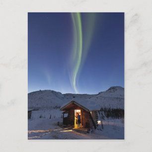 Carte Postale Personne debout dans l'encadrement de la cabine de