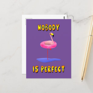 Carte Postale Personne n'est parfait - flamant avec anneau de na