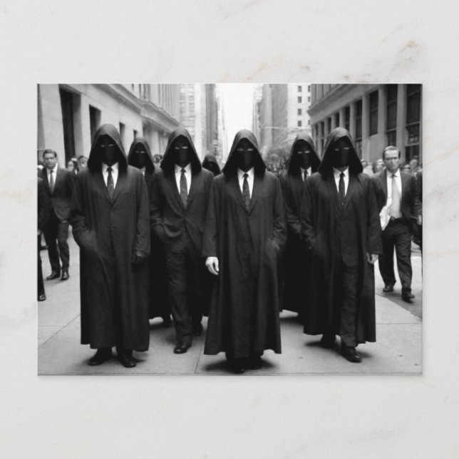 Carte Postale Personnes Bizarres et Flippantes avec Capuchon (Devant)