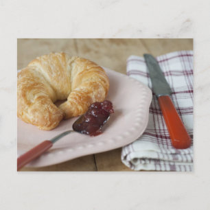 Carte Postale Petit-déjeuner français avec croissant