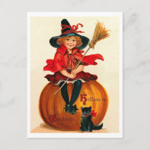 Carte Postale Petite sorcière assise sur un gros citrouille vint