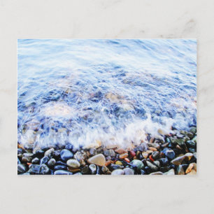 Carte Postale Petite vague et pierres colorées