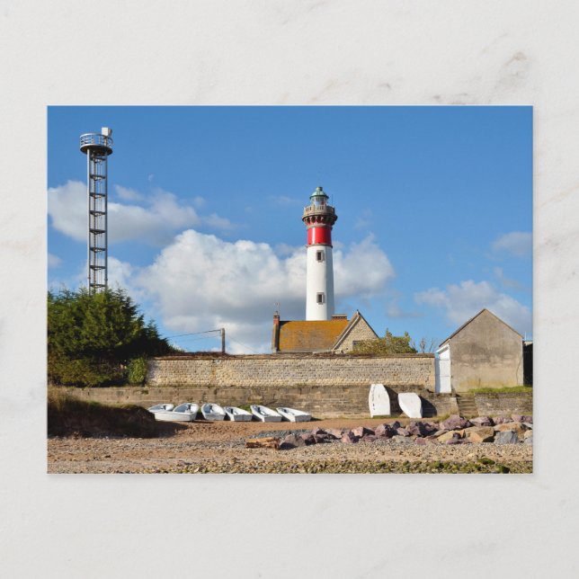 Carte Postale Phare et plage de Ouistreham en France (Devant)