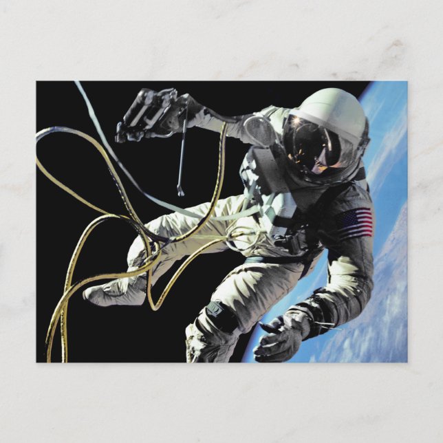 Carte Postale Photo de la première sortie dans l'espace d'un ast (Devant)