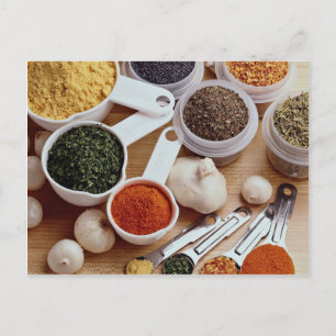 Carte Postale Photo d'épices fraîches avec gousses d'ail