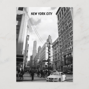 Carte Postale Photo noir blanc New York City bâtiments voitures