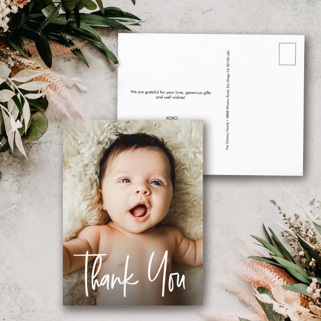 Carte Postale Photo personnalisée Nouveau-né Merci de Baby showe (Modern Typography Thank you Handlettering style Baby photo postcard with return address.)