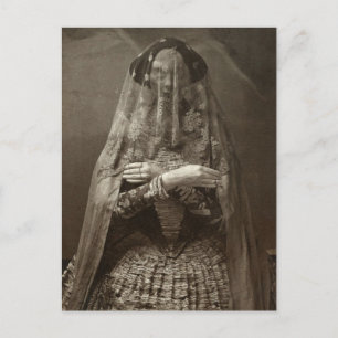 Carte Postale Photographie victorienne éffrayante d'une femme mo