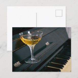 Carte Postale Piano avec boisson