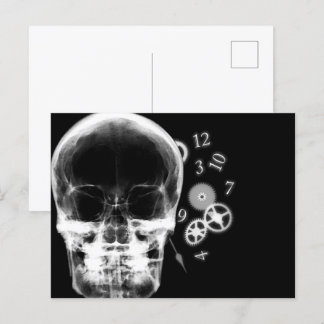 Carte Postale Pièces d'horloge et de crâne à rayons X - B&W