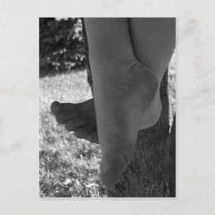 Carte Postale Pieds jeunes noirs et blancs