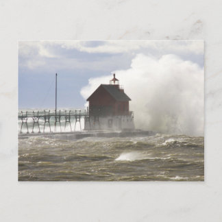 Carte Postale PIER LIGHTHOUSE vs MONSTER WAVES