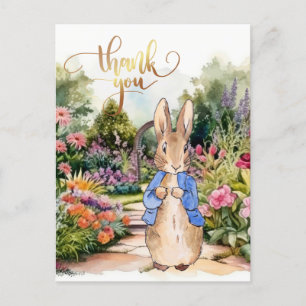 Carte Postale Pierre le lapin dans son jardin