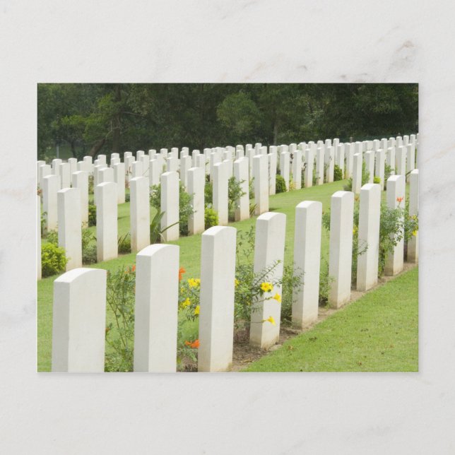 Carte Postale Pierres de tête dans un cimetière de guerre (Devant)