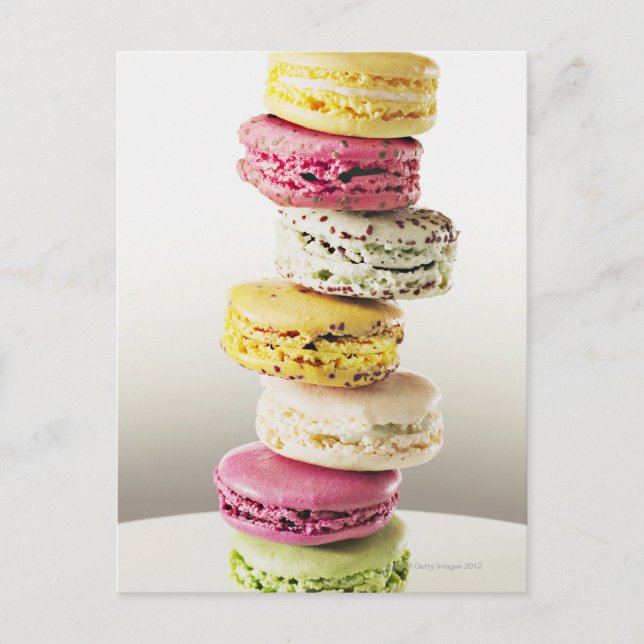 Carte Postale Pile de macarons vibrants (Devant)