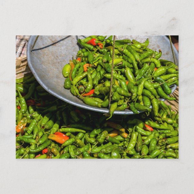 Carte Postale Piments à vendre sur le marché (Devant)