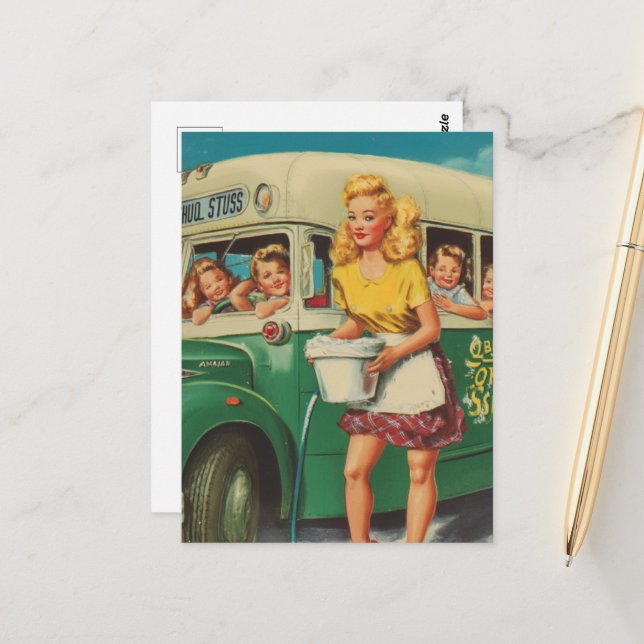 Carte Postale Pinup Retro Washing a School Bus (Devant/Arrière en situation)
