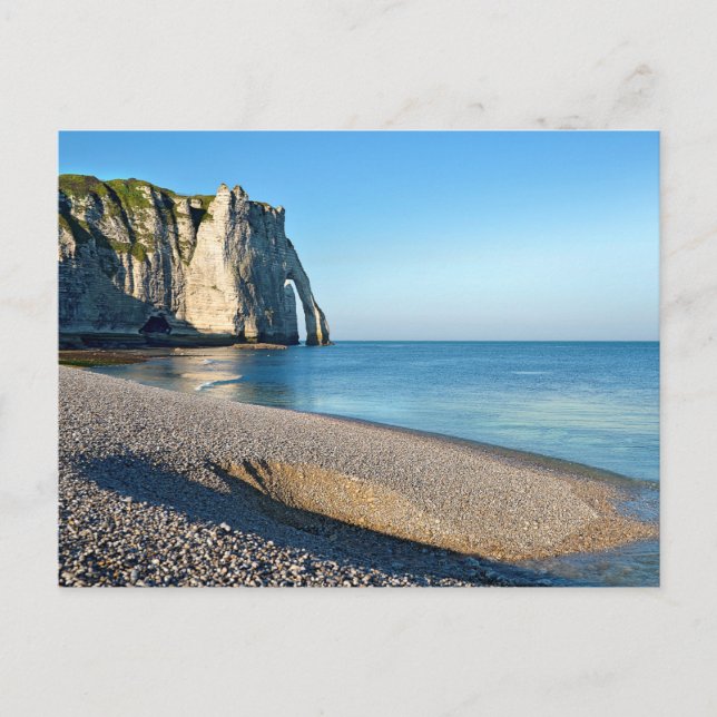 Carte Postale Plage de galets et falaise d'Etretat en France (Devant)