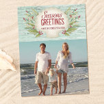 Carte Postale Plage de Noël côtière<br><div class="desc">Carte postale de Noël côtière. Joyeuses Fêtes de la plage. Une coquille et un saint avec des herbes de mer et les mots "Joyeuses Fêtes" décorent cette carte postale. Personnalisez-le avec votre nom et votre photo pour envoyer à vos amis et votre famille pour Noël.</div>