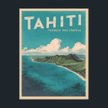 Carte Postale Plage du Vintage voyage rétro Tahiti Polynésie fra<br><div class="desc">Découvrez le paradis tropical de Tahiti avec ce design d'inspiration voyage vintage. Inspiré par l'âge d'or du voyage,  ce design saisit l'essence de l'allure intemporelle de Tahiti dans une esthétique rétro qui rappelle les affiches de voyage classiques d'antan.</div>