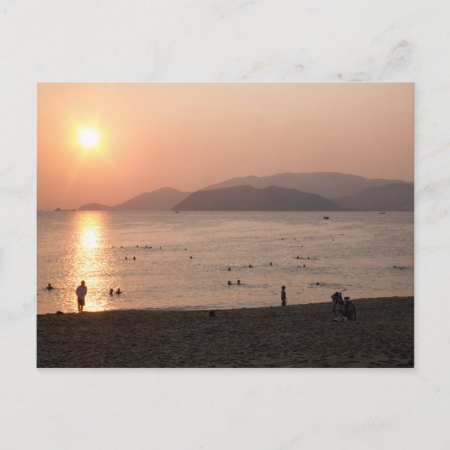 Carte Postale Plage et mer à Sunrise, Nha Trang, Vietnam (Devant)