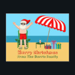 Carte Postale Plage Santa Claus Cute Custom Christmas<br><div class="desc">Cette jolie carte postale de Noël ensoleillée fait la carte postale parfaite pour les beaux jours à la piscine ou à la plage. Faites-en une extravagance amusante sur le thème du pôle nord avec le Père Noël dans ses maillots de bain à côté d'un parapluie de plage rayé rouge et...</div>